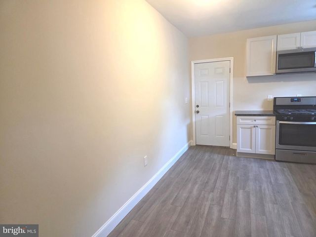157 ROBERTSON AVE, Morrisville, PA 19067