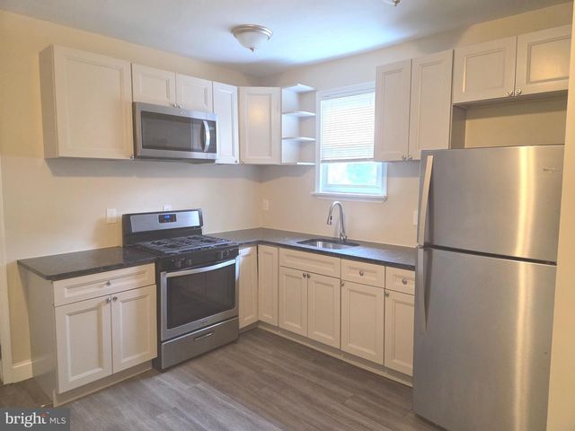 157 ROBERTSON AVE, Morrisville, PA 19067