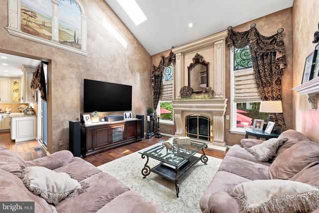 36 QUAIL HOLLOW DR, Sewell, NJ 08080