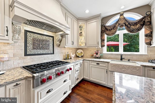 36 QUAIL HOLLOW DR, Sewell, NJ 08080