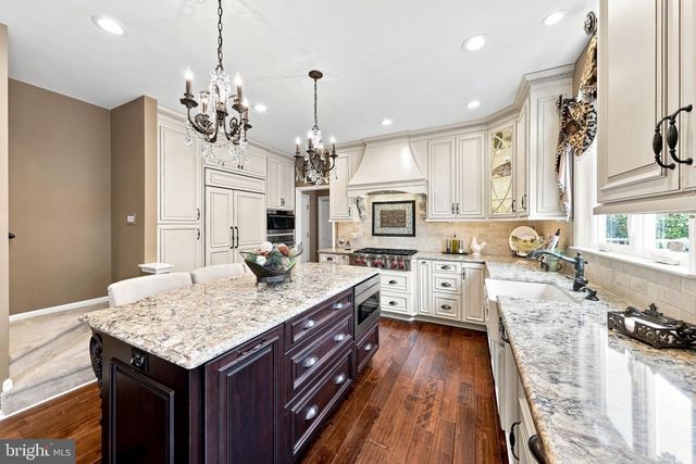 36 QUAIL HOLLOW DR, Sewell, NJ 08080