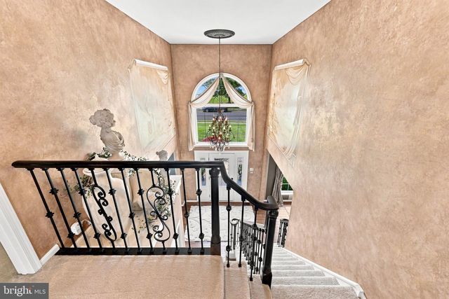 36 QUAIL HOLLOW DR, Sewell, NJ 08080