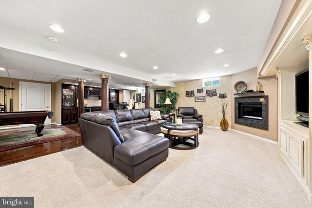 36 QUAIL HOLLOW DR, Sewell, NJ 08080