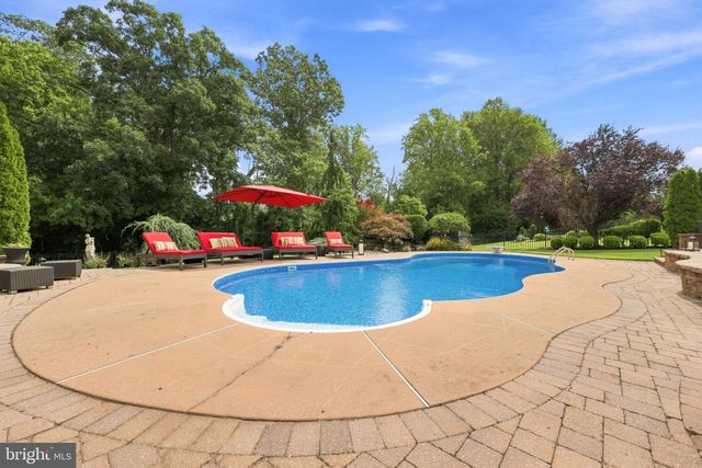 36 QUAIL HOLLOW DR, Sewell, NJ 08080