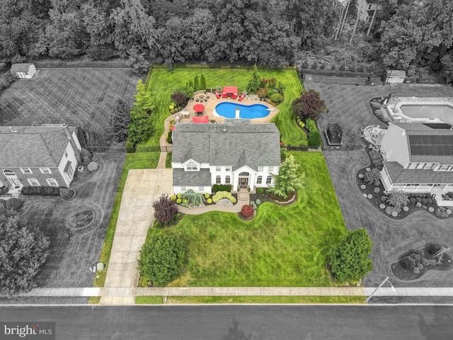 36 QUAIL HOLLOW DR, Sewell, NJ 08080