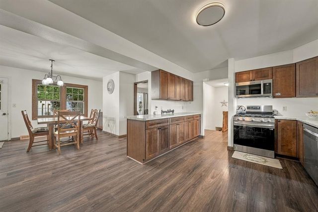 701 Leonard Drive, Eau Claire, WI 54703