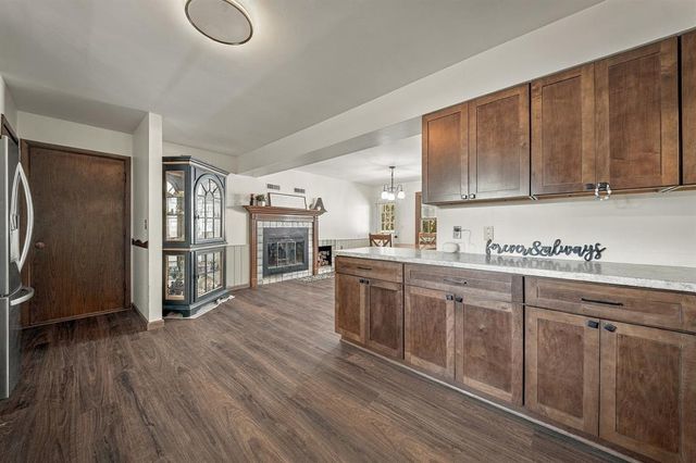 701 Leonard Drive, Eau Claire, WI 54703