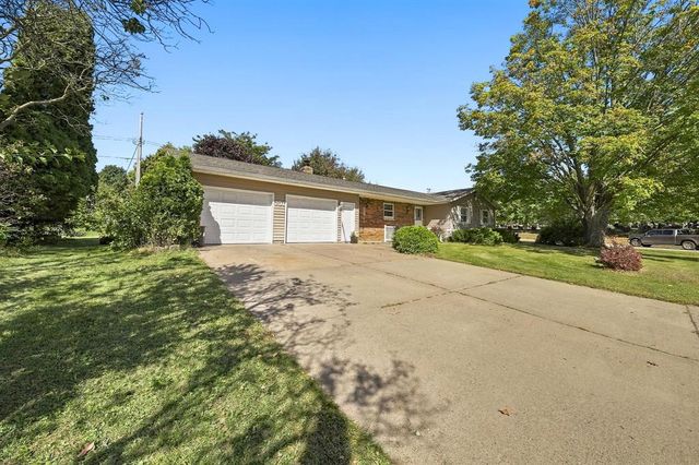 701 Leonard Drive, Eau Claire, WI 54703