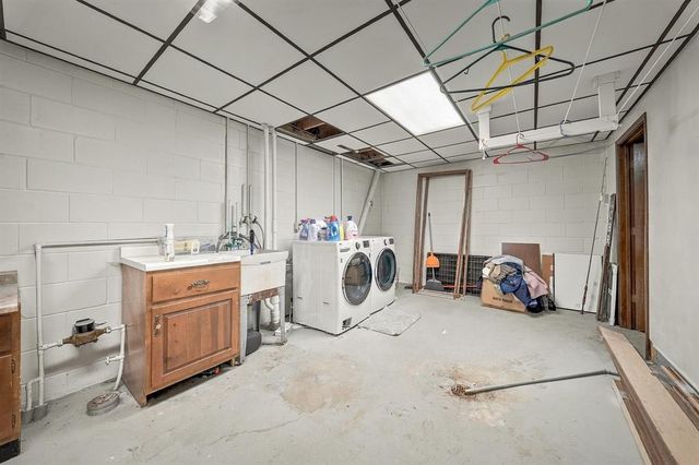 701 Leonard Drive, Eau Claire, WI 54703