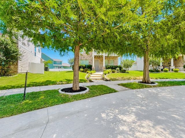 700 Hartsfield Street, Aubrey, TX 76227