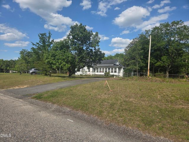 5747 Medicus Lane, Hope Mills, NC 28348