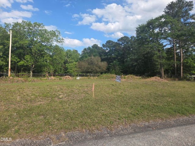 5747 Medicus Lane, Hope Mills, NC 28348