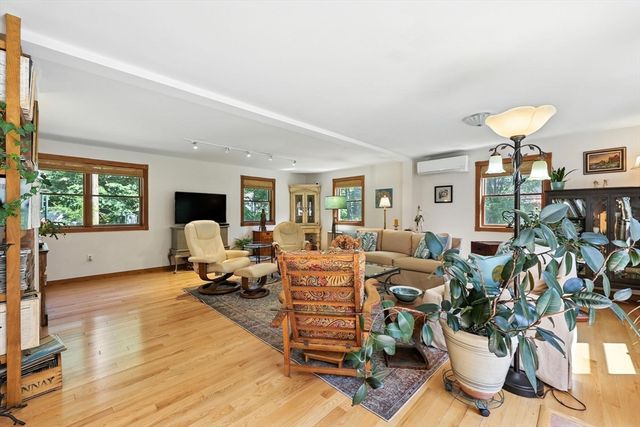191 East St, Belchertown, MA 01007