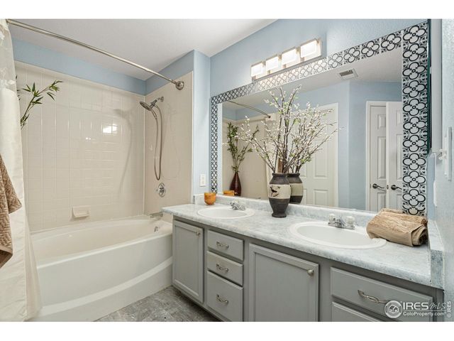 5151 29th St 8-805, Greeley, CO 80634