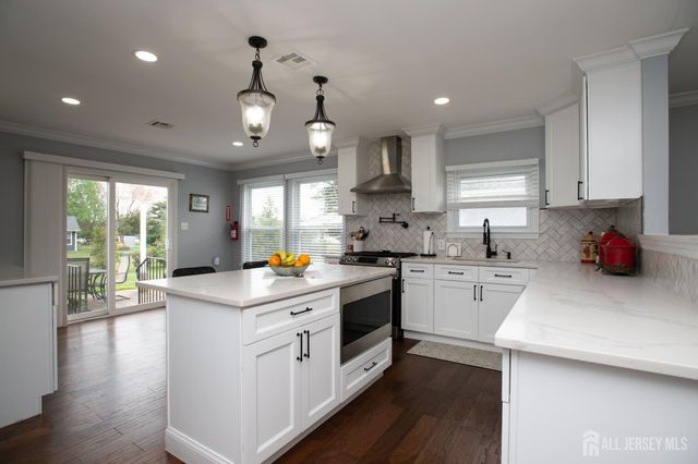 63 Puerto Vallarta Street, Toms River, NJ 08757
