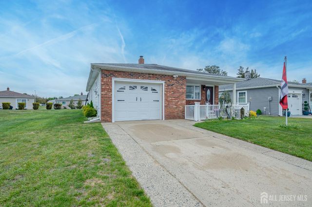 63 Puerto Vallarta Street, Toms River, NJ 08757
