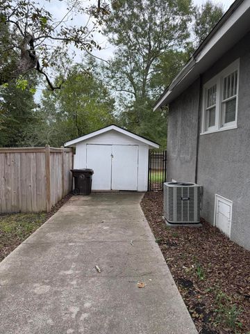 201 N 21st Ave., Hattiesburg, MS 39401