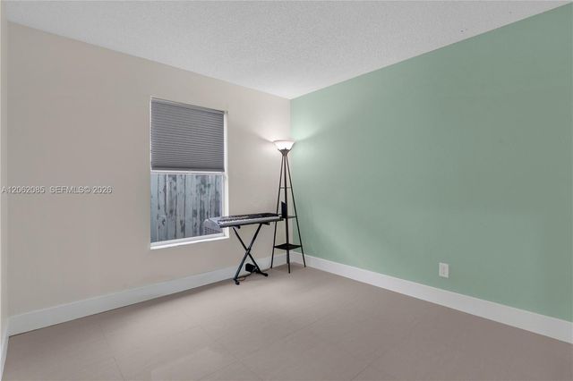 949 SW 7th Place, Florida City, FL 33034