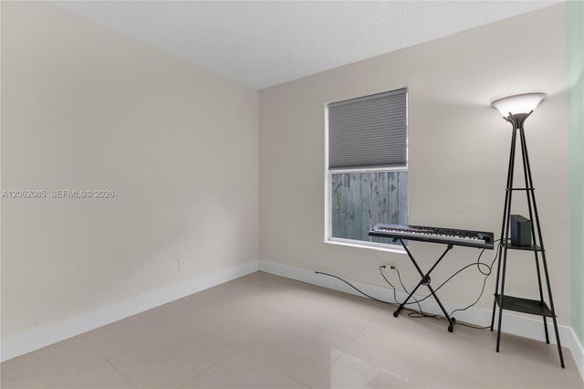 949 SW 7th Place, Florida City, FL 33034