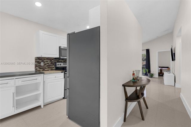 949 SW 7th Place, Florida City, FL 33034