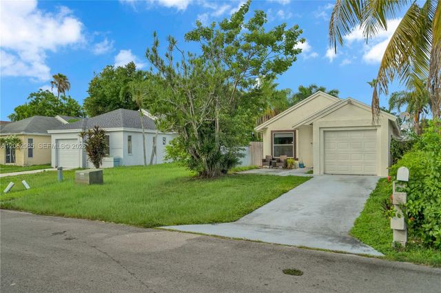 949 SW 7th Place, Florida City, FL 33034