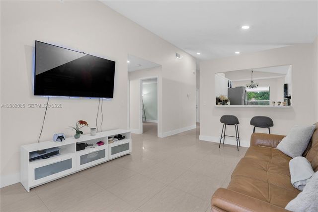 949 SW 7th Place, Florida City, FL 33034