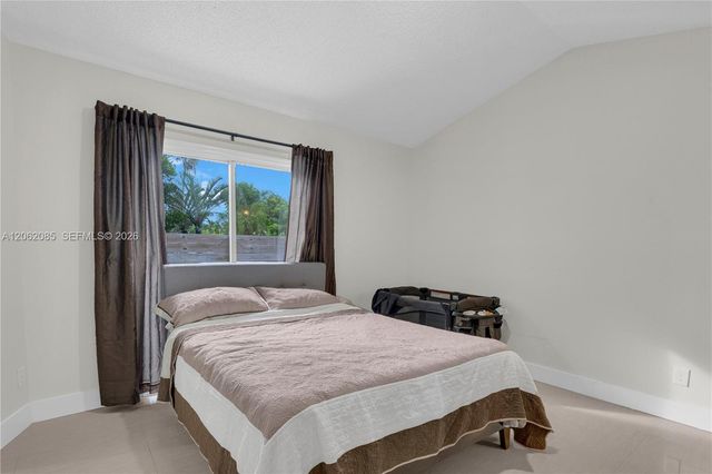 949 SW 7th Place, Florida City, FL 33034
