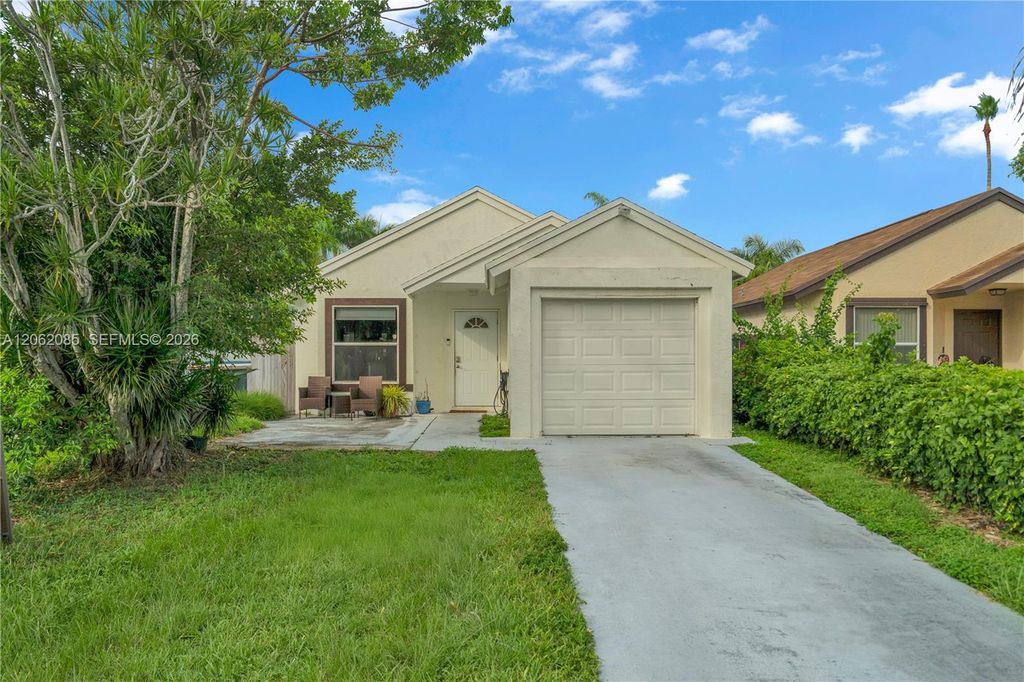 949 SW 7th Place, Florida City, FL 33034