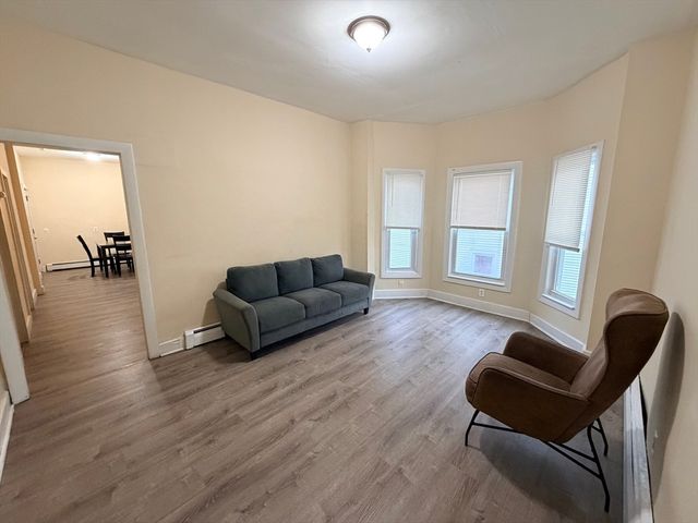 12 King St, Worcester, MA 01610