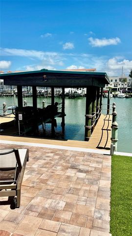166 BAYSIDE DRIVE, Clearwater Beach, FL 33767