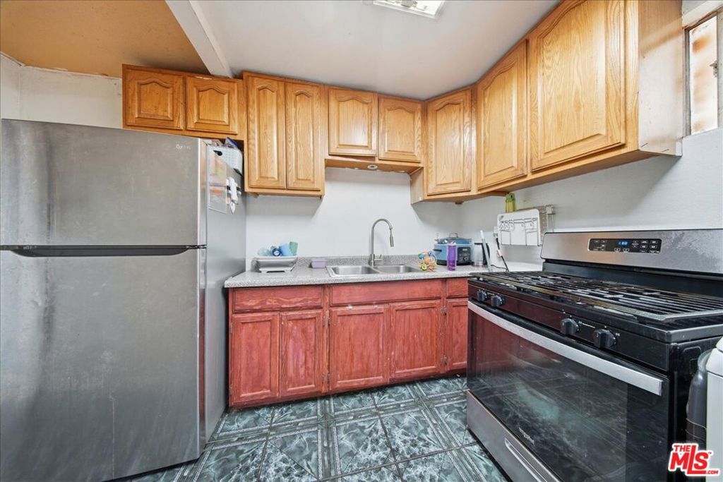 4451 Crocker Street, Los Angeles, CA 90011 — photo 4
