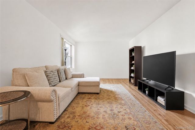 26-21 Union Street 3B, Flushing, NY 11354