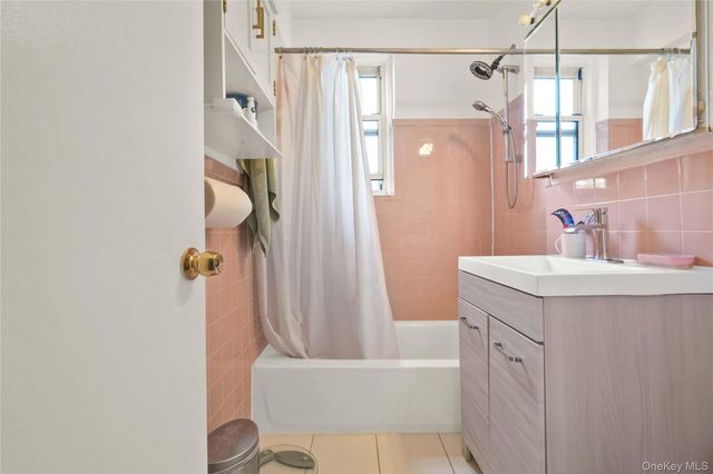26-21 Union Street 3B, Flushing, NY 11354