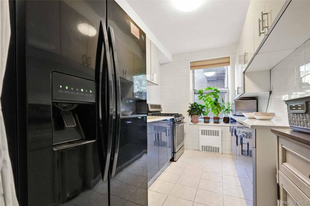 26-21 Union Street 3B, Flushing, NY 11354