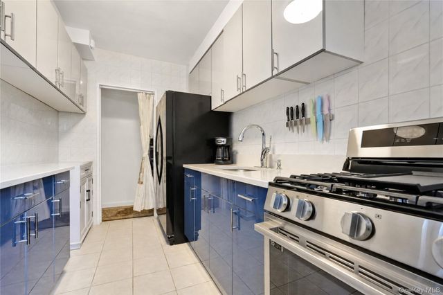 26-21 Union Street 3B, Flushing, NY 11354