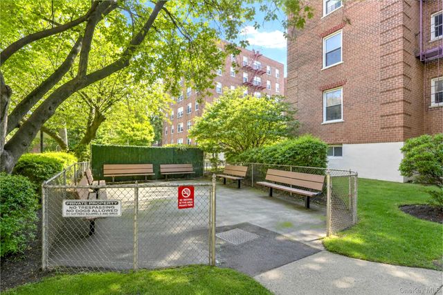 26-21 Union Street 3B, Flushing, NY 11354