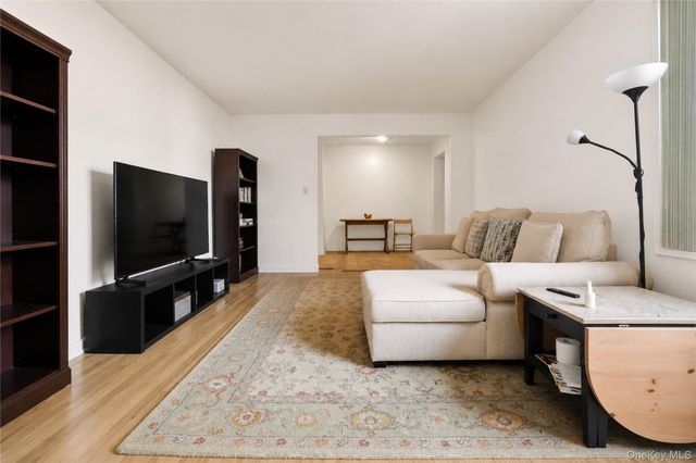 26-21 Union Street 3B, Flushing, NY 11354