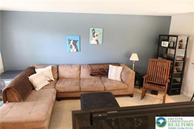 8464 Cromwell Court, Upper Macungie Twp, PA 18031