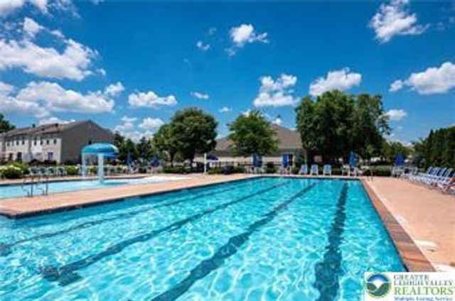 8464 Cromwell Court, Upper Macungie Twp, PA 18031