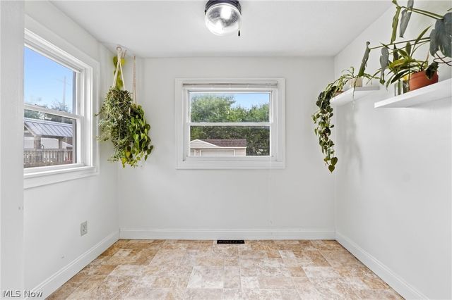 1715 North Avenue, Parma, OH 44134