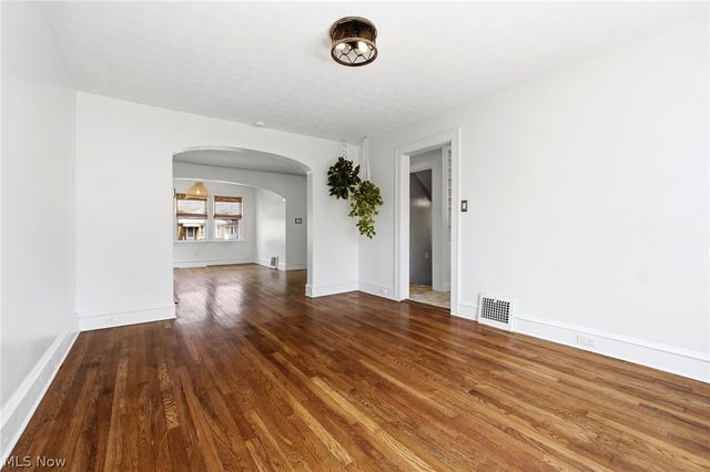 1715 North Avenue, Parma, OH 44134