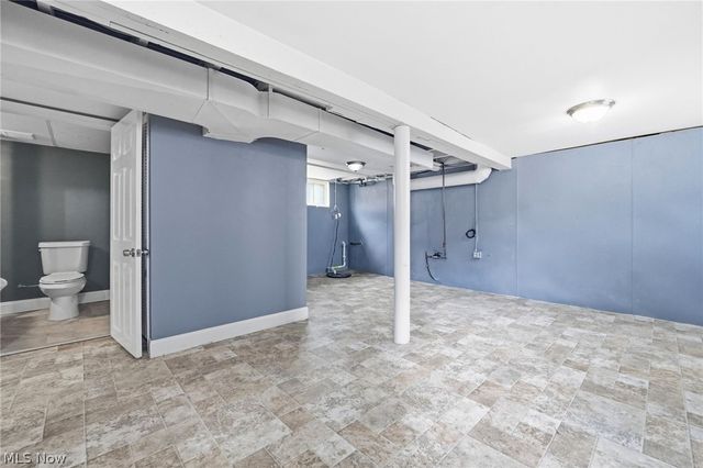 1715 North Avenue, Parma, OH 44134