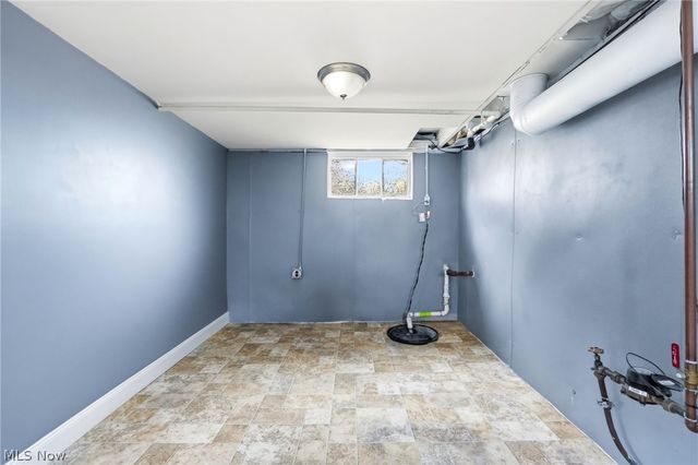 1715 North Avenue, Parma, OH 44134