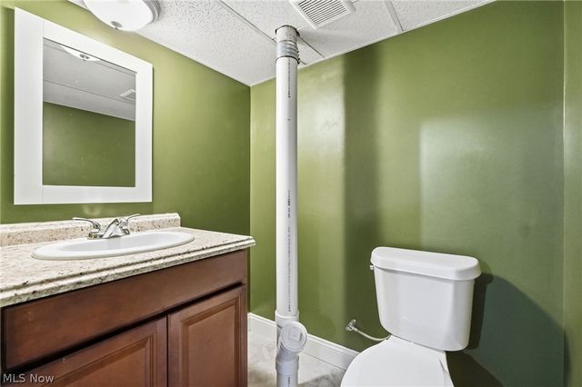 1715 North Avenue, Parma, OH 44134