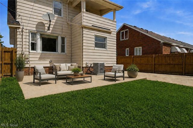 1715 North Avenue, Parma, OH 44134