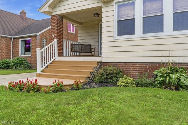 1715 North Avenue, Parma, OH 44134