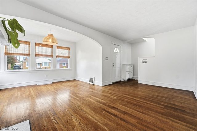 1715 North Avenue, Parma, OH 44134