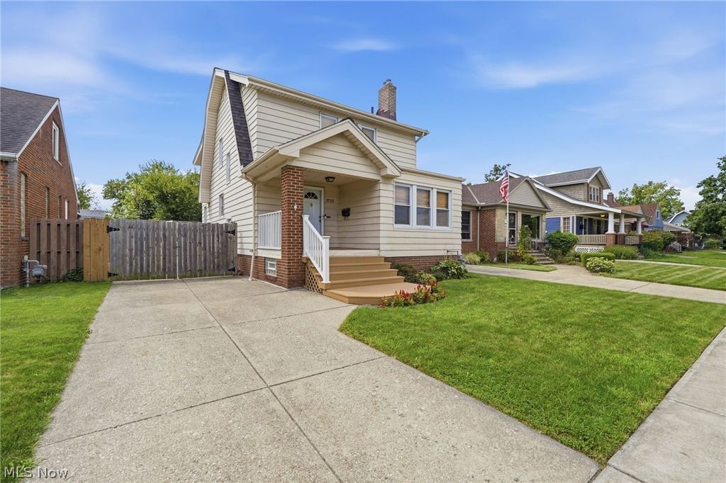 1715 North Avenue, Parma, OH 44134