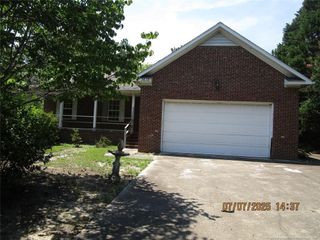 3638 Golfview Road, Hope Mills, NC 28348