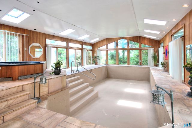 4 Aspetuck Hill Lane, Weston, CT 06883